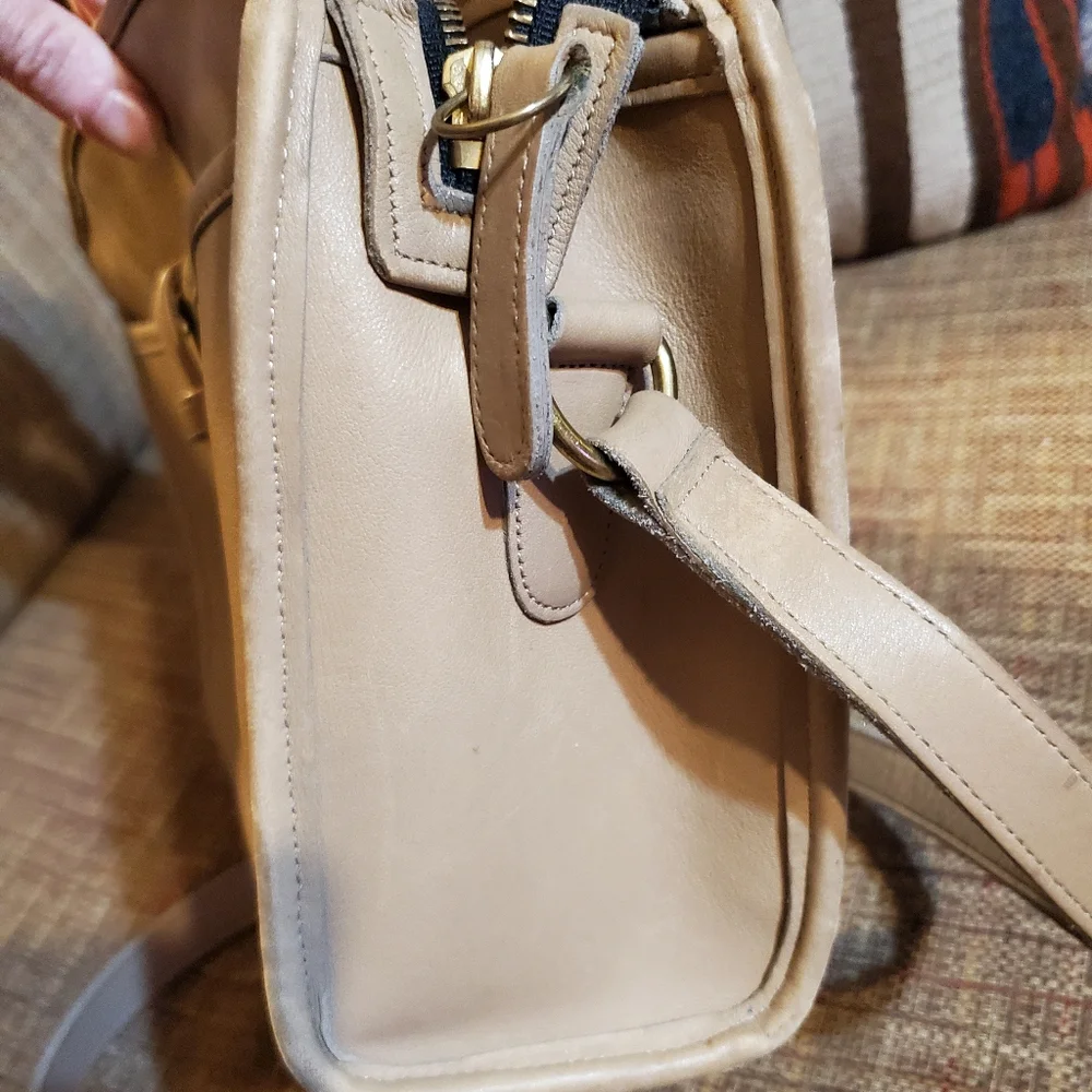Vintage Coach Putty Leather Brighton Bag - Picture 6 of 9
